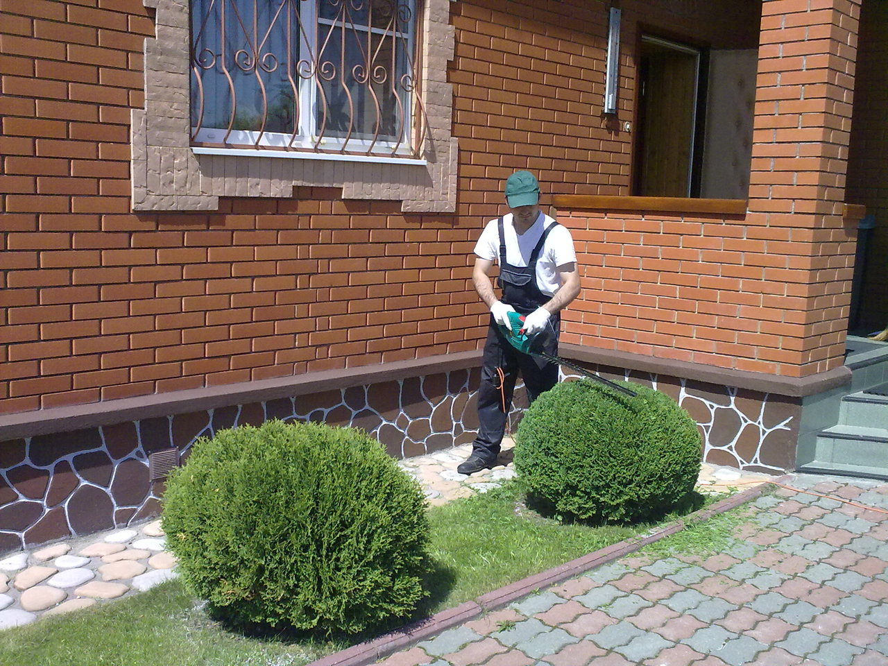 Работа по уходу за коттеджем Работа по уходу за коттеджем