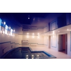 Глянцевые натяжные потолки