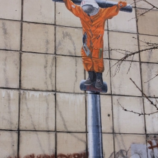 Художника не будут судить за изображение распятого на кресте Гагарина