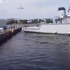 Видеоролик о неудачной швартовке литовского корабля стал хитом YouTube